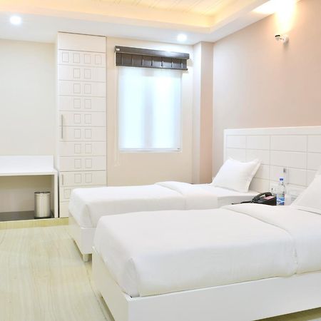 Hotel Tara Palace Redfort Új-Delhi Kültér fotó