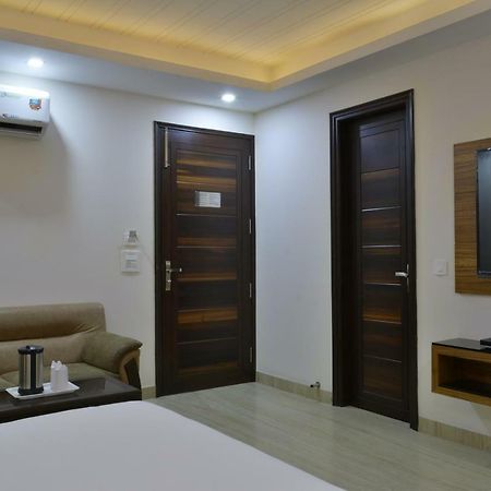 Hotel Tara Palace Redfort Új-Delhi Kültér fotó