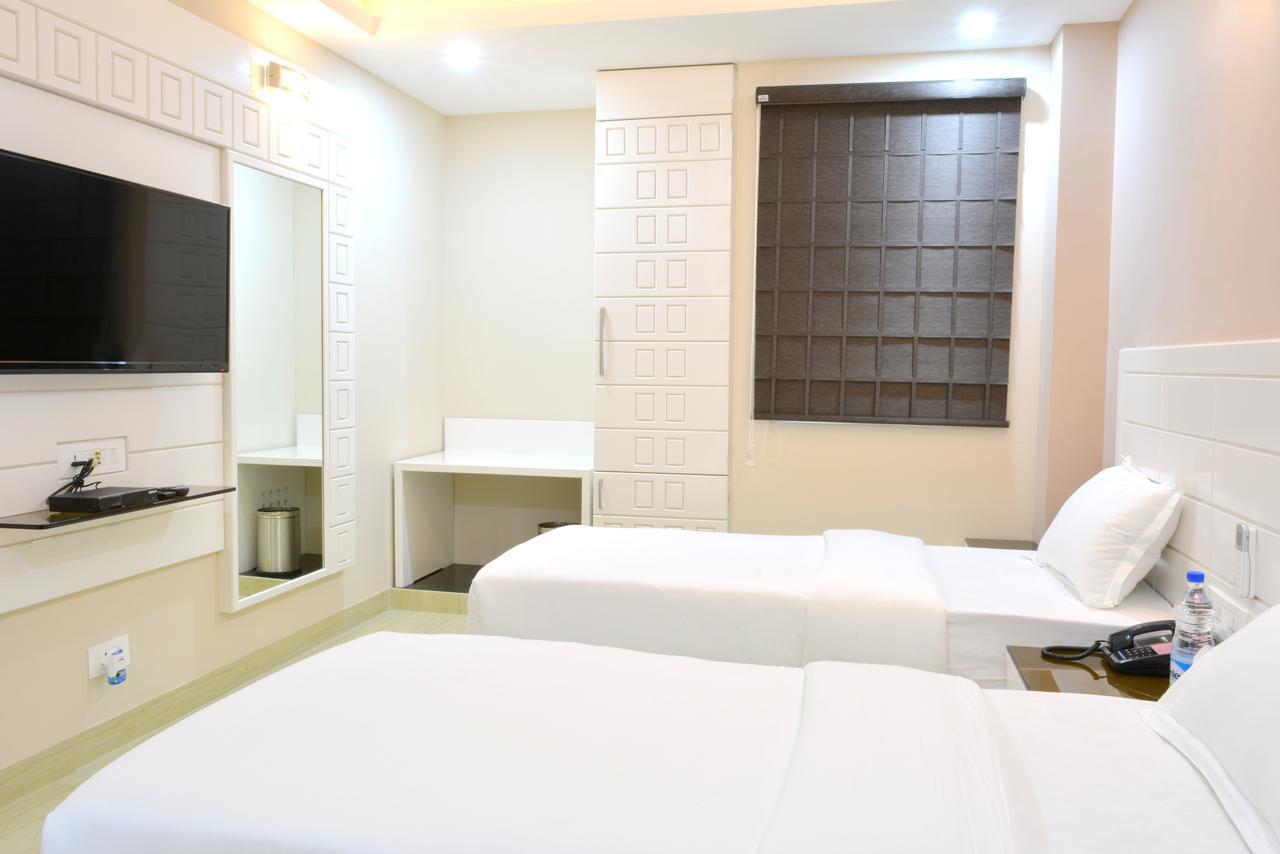 Hotel Tara Palace Redfort Új-Delhi Kültér fotó