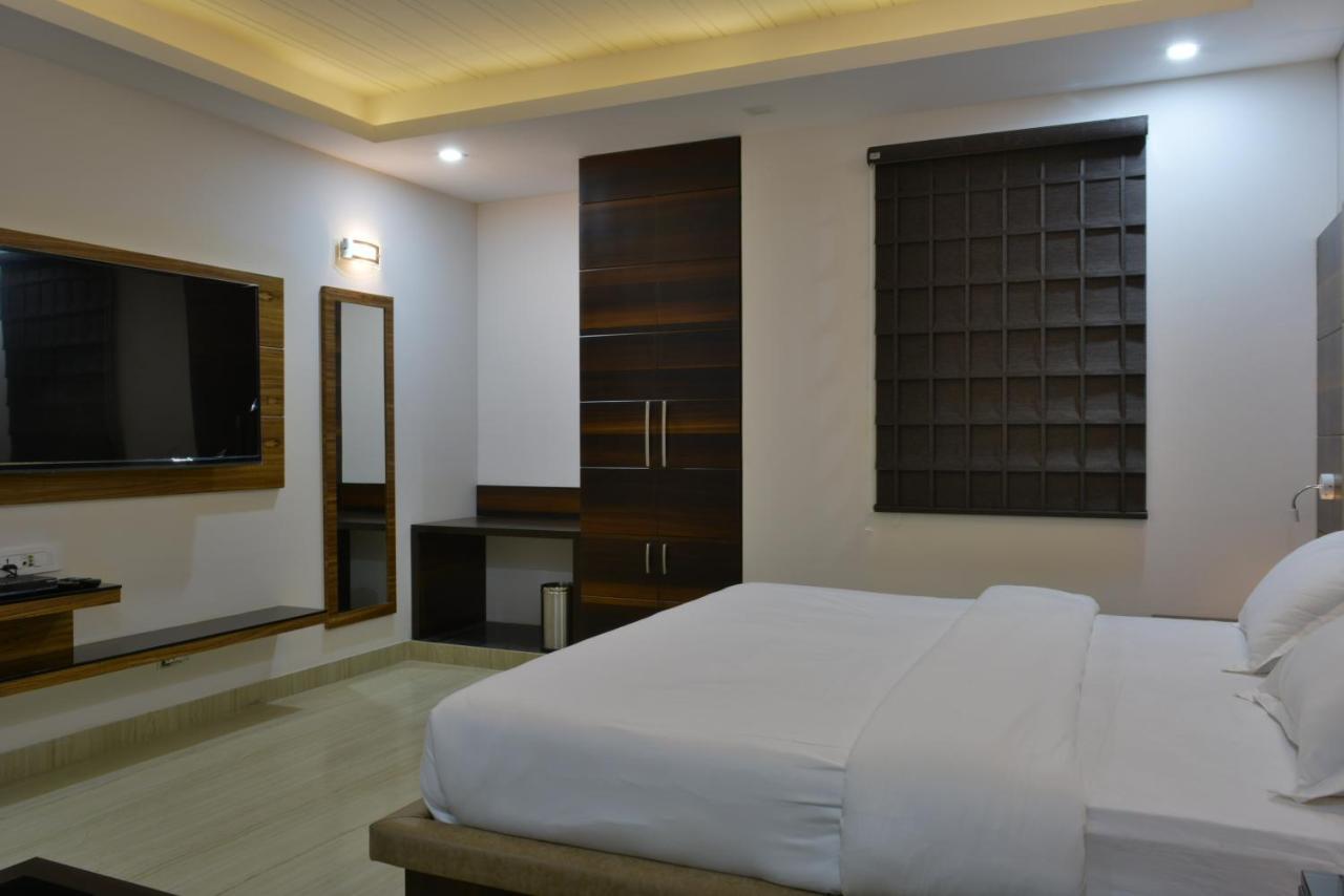 Hotel Tara Palace Redfort Új-Delhi Kültér fotó
